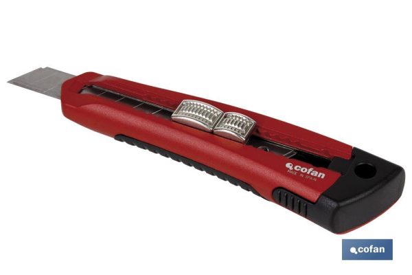 Cúter profesional - Cúter ergonómico y ligero - Medidas de la hoja: 18 mm
