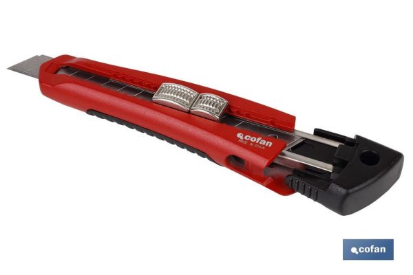 Cúter profesional - Cúter ergonómico y ligero - Medidas de la hoja: 18 mm